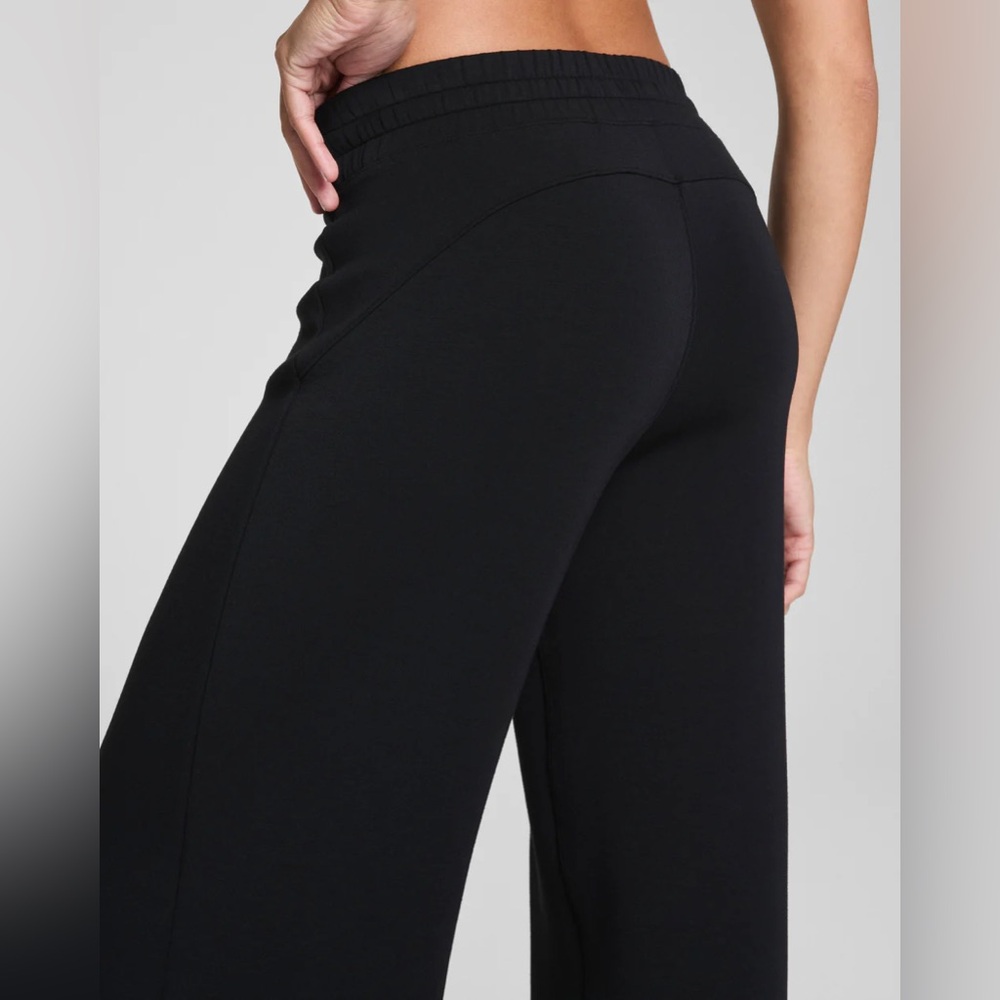 SPANX AirEssentials Straight Leg Pant - Picture 4 of 12
